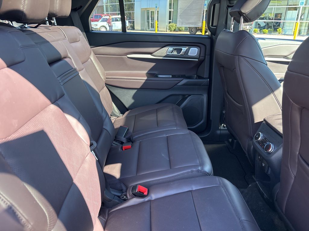 2026 Ford Explorer Platinum - Photo 14