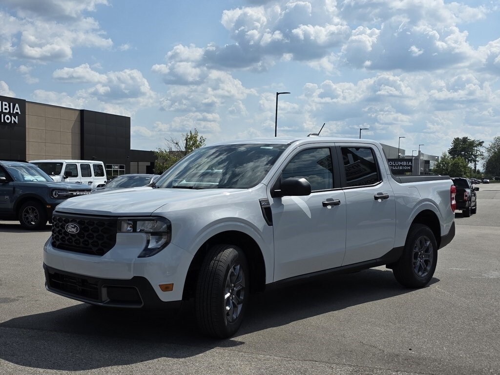 2025 Ford Maverick XLT photo 2