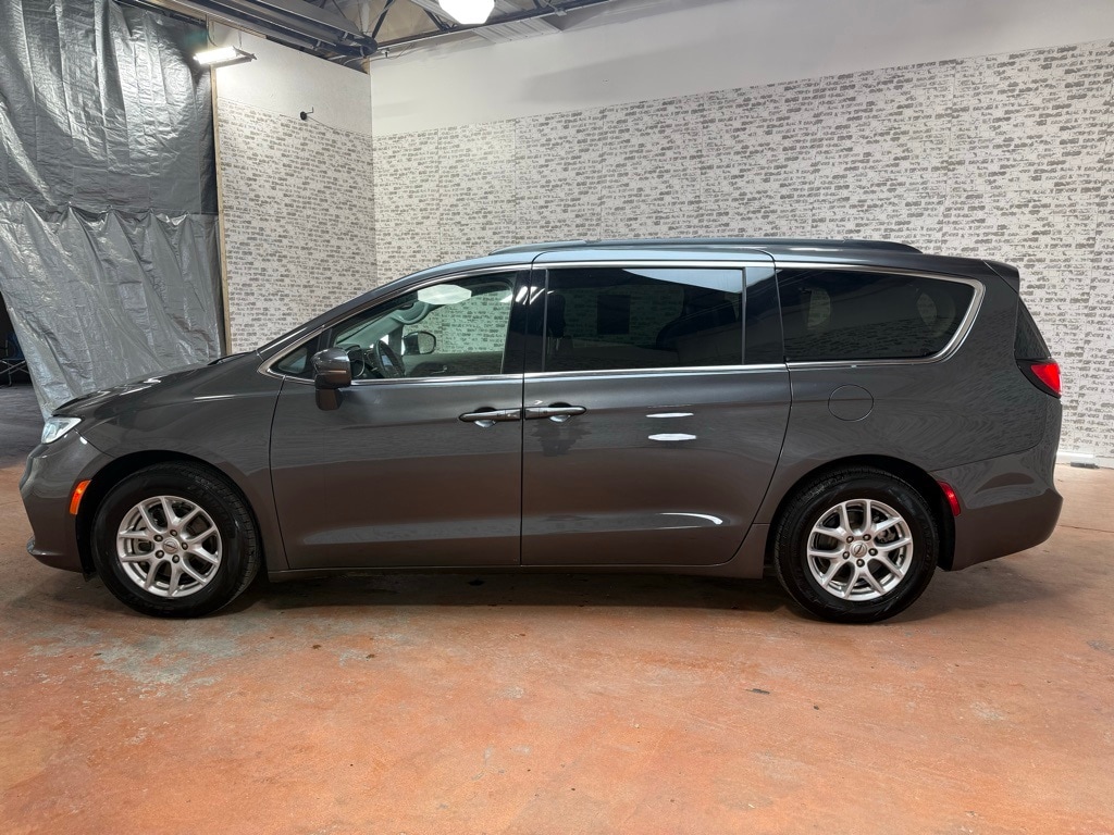 2022 Chrysler Pacifica Touring L photo 4