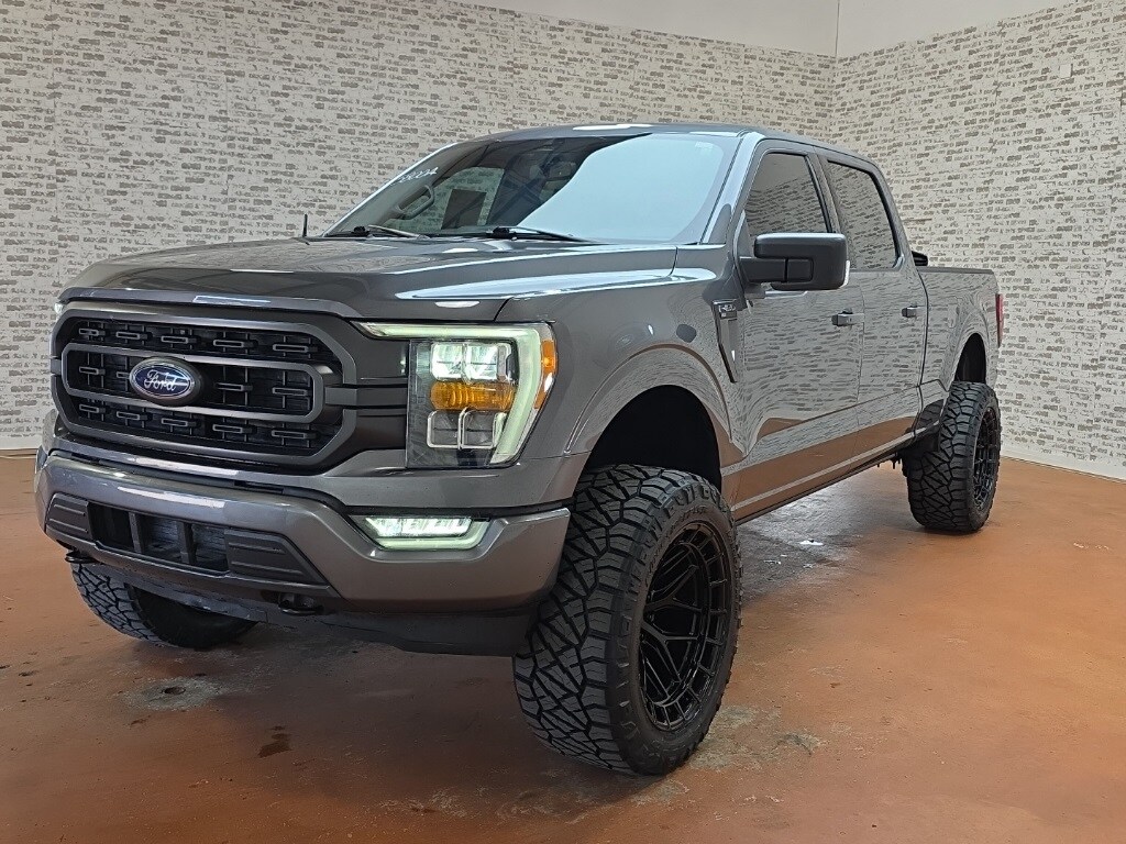 2023 Ford F-150 XLT photo 3