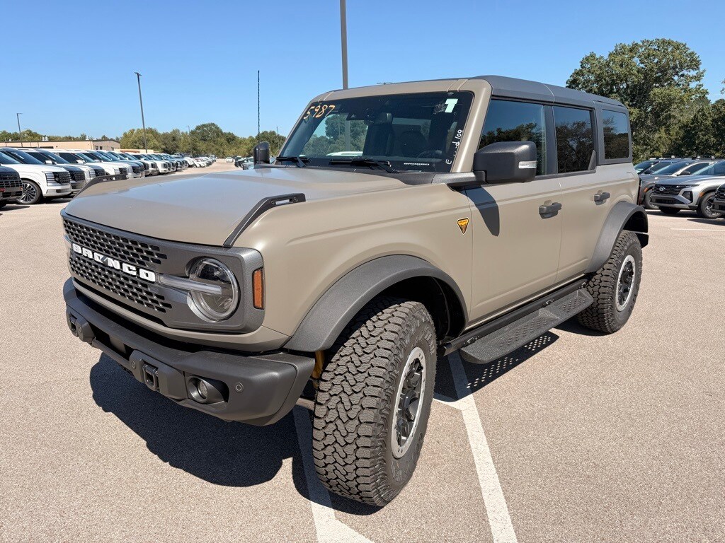 2025 Ford Bronco Badlands photo 3