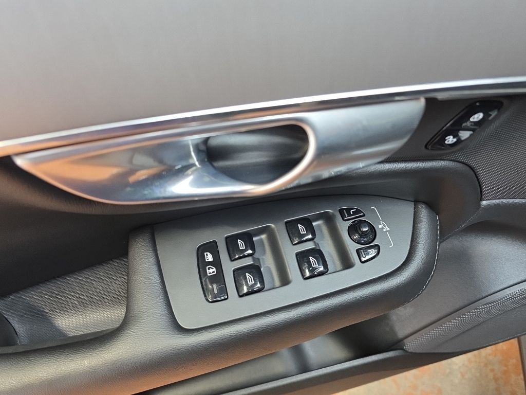 2024 Volvo XC90 Core - Photo 25