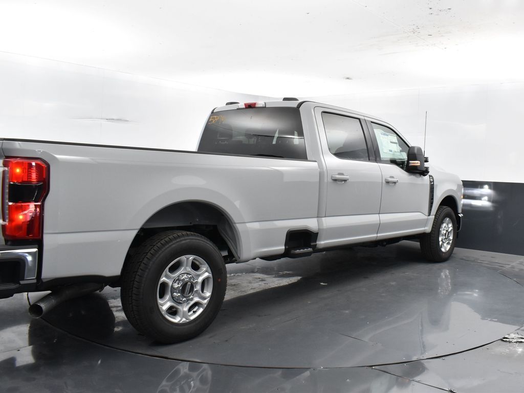 2026 Ford F-250 Super Duty XLT - Photo 6