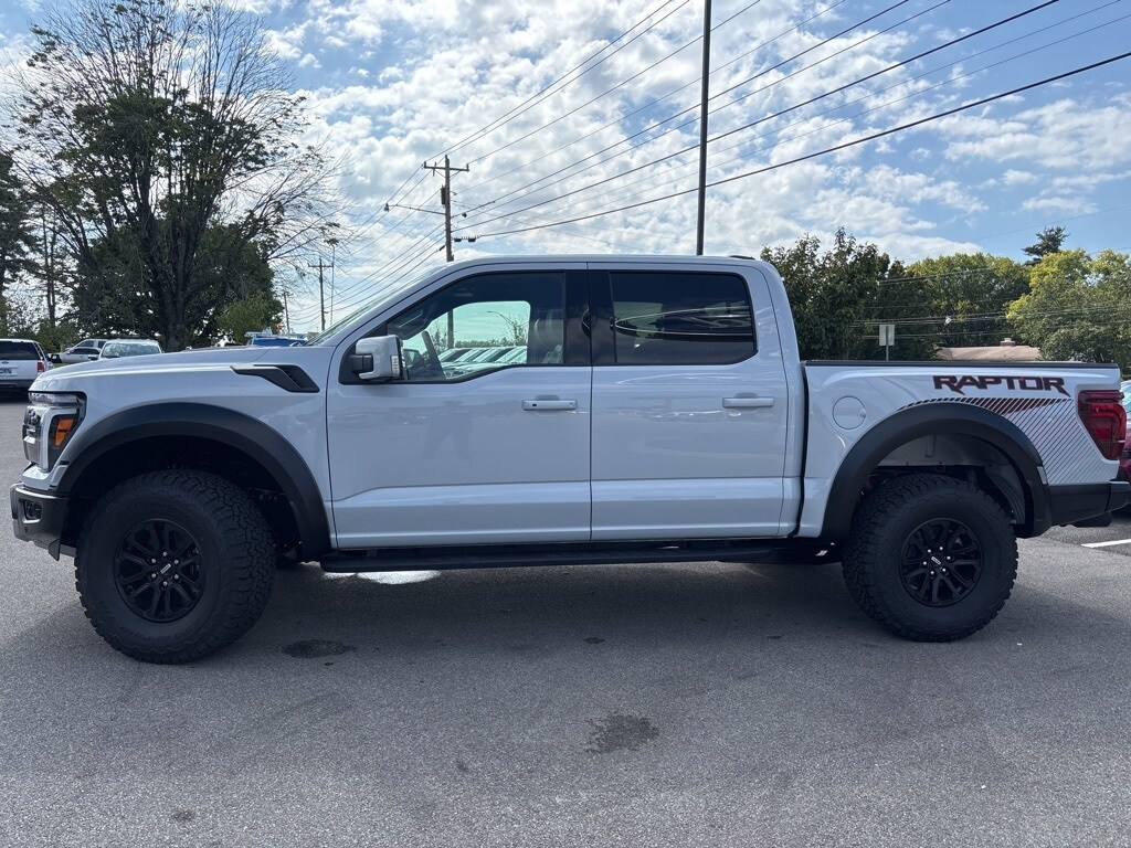 2025 Ford F-150 Raptor photo 3