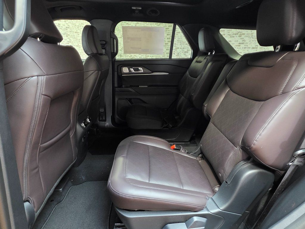 2026 Ford Explorer Platinum - Photo 16