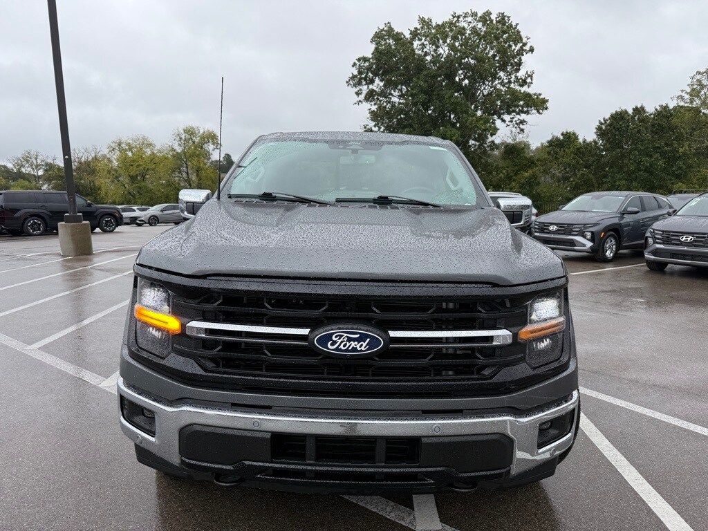 2024 Ford F-150 XLT photo 2