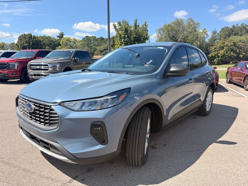 2026 Ford Escape Active photo 2