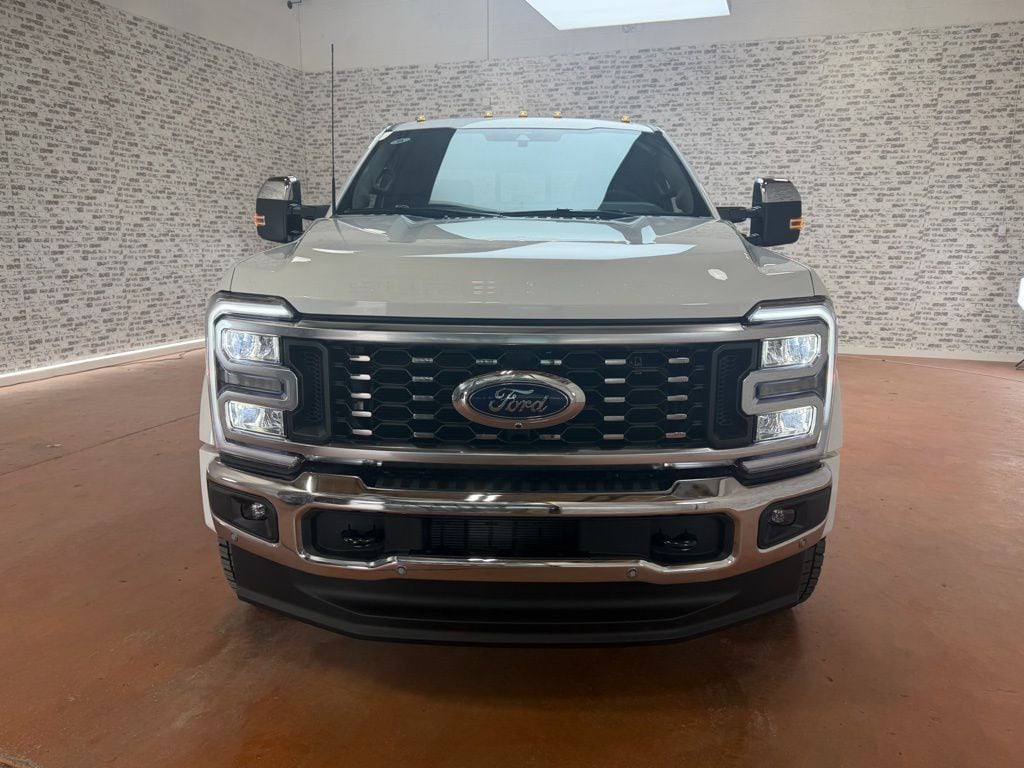 2026 Ford F-450 King Ranch photo 2