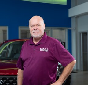 Staff member Michael Smith from ID_1385b6460eac