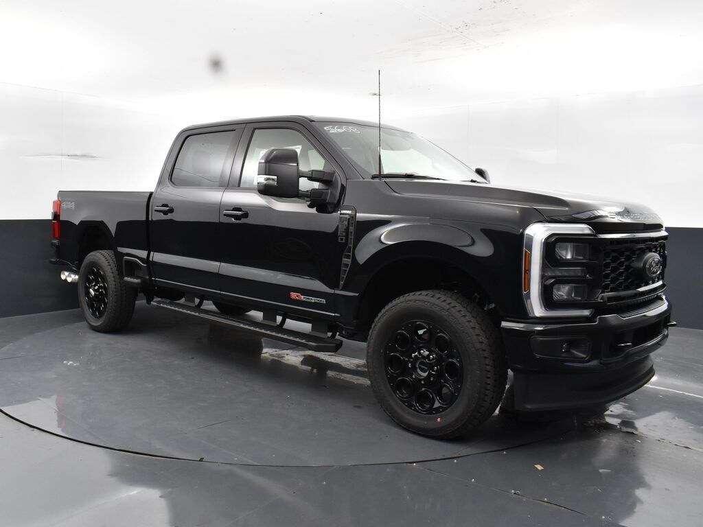 2025 Ford F-350 Lariat photo 2