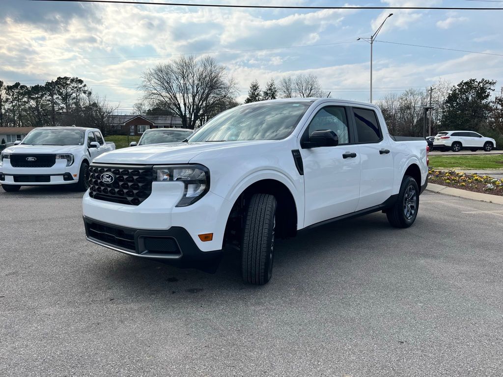 2026 Ford Maverick XLT photo 2