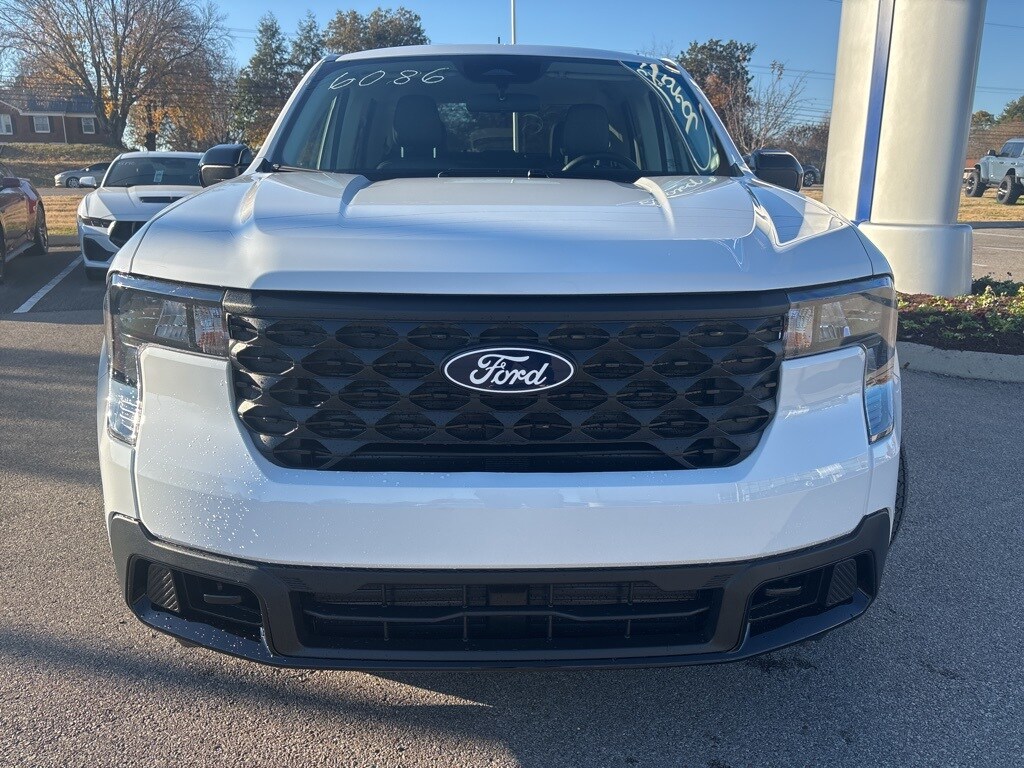 2025 Ford Maverick XLT photo 2