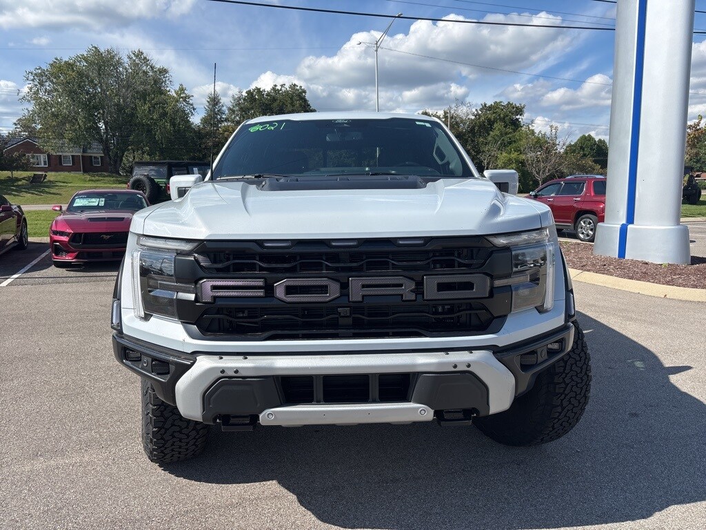 2025 Ford F-150 Raptor photo 2