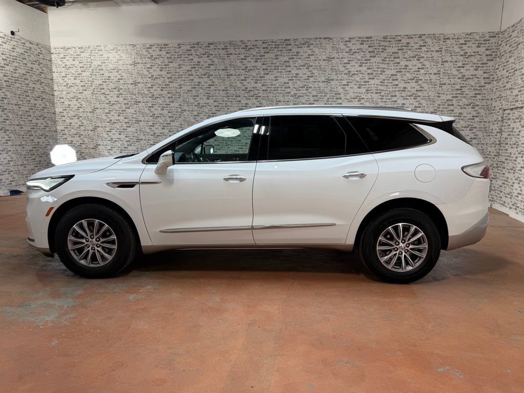 2024 Buick Enclave Premium photo 3