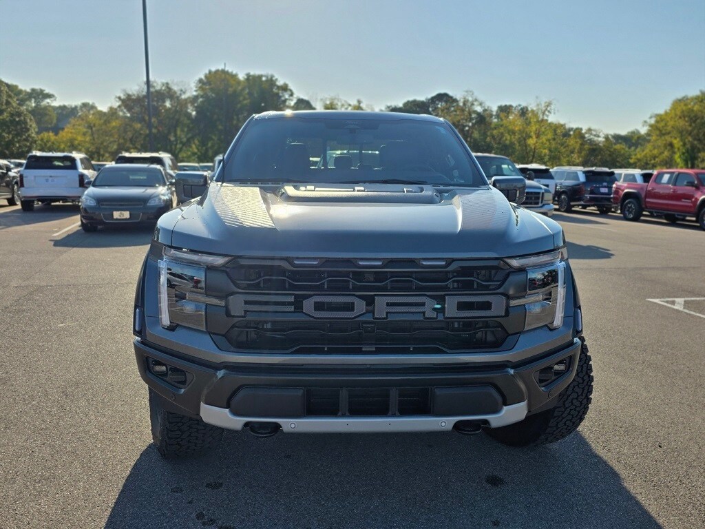2025 Ford F-150 Raptor photo 2