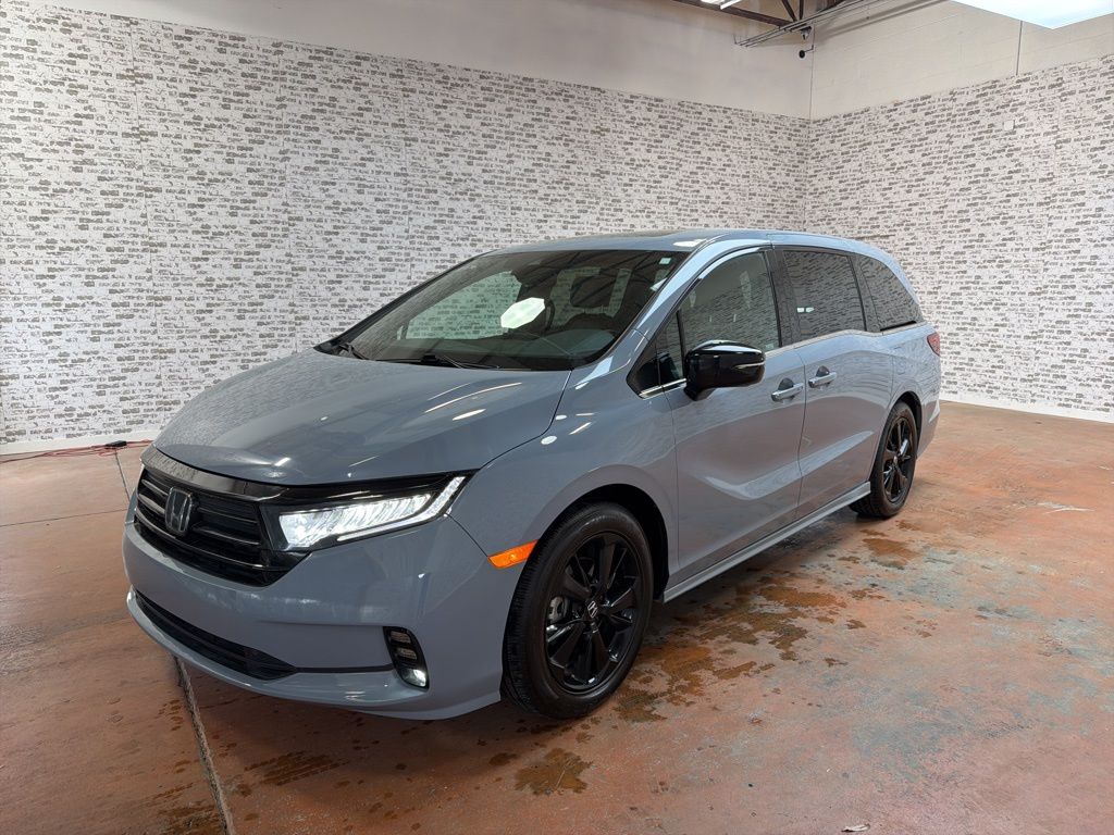 2024 Honda Odyssey Sport photo 3