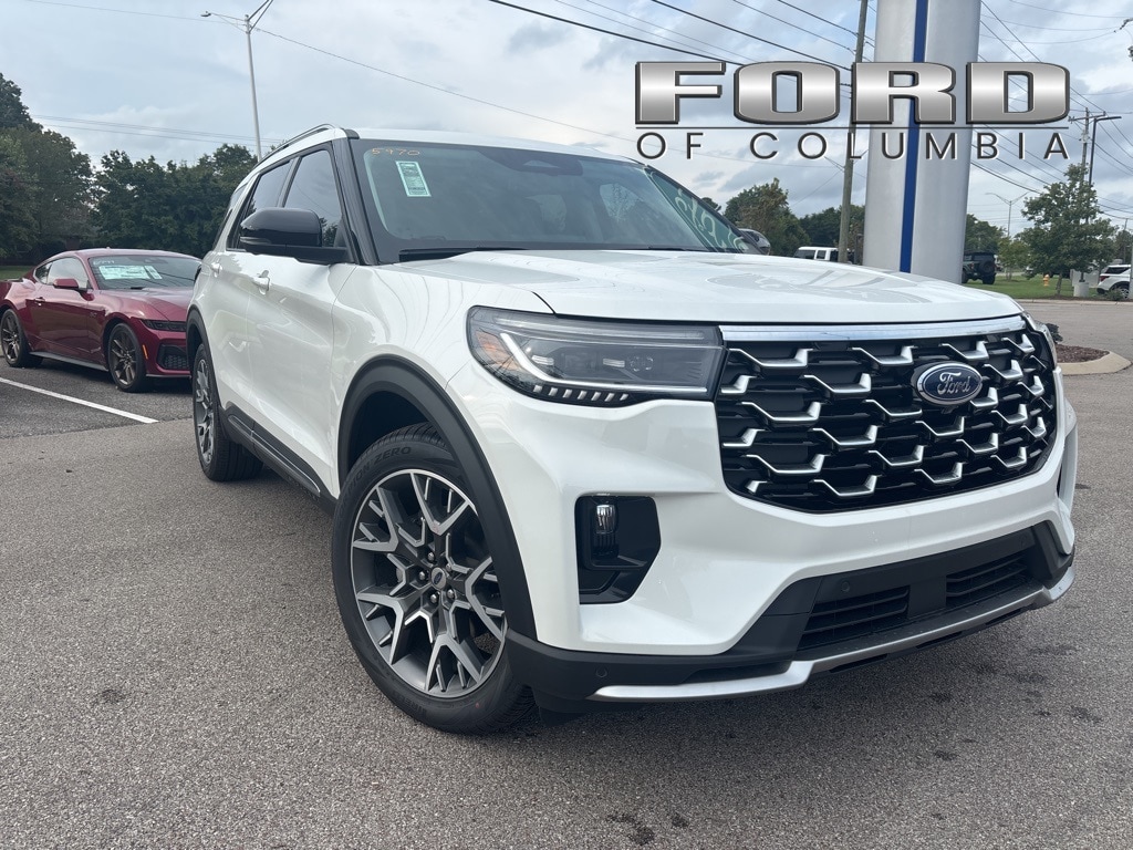 2025 Ford Explorer Platinum's photo