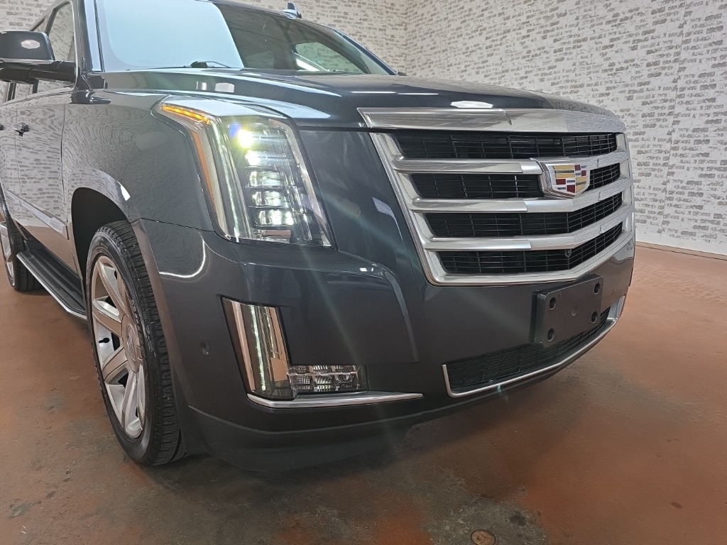 2020 Cadillac Escalade Luxury photo 4