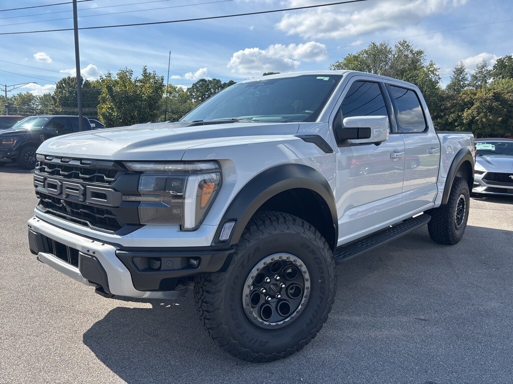 2025 Ford F-150 Raptor photo 3