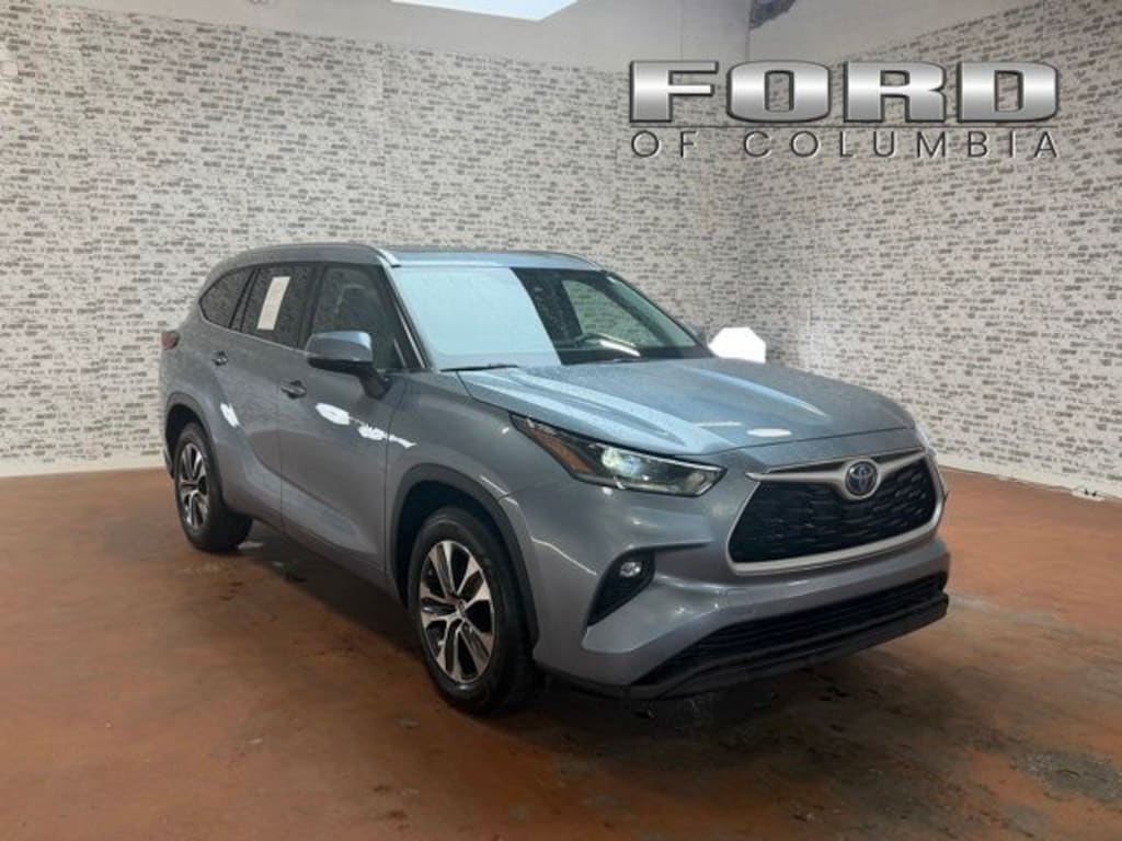 Used 2021 Toyota Highlander Hybrid XLE SUV
