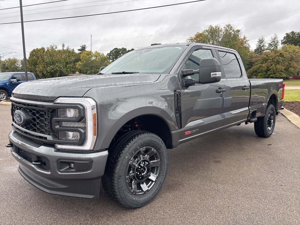 2026 Ford F-350 photo 3