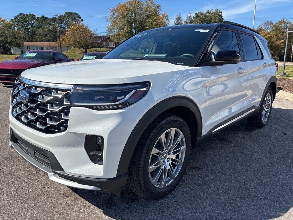 2026 Ford Explorer Platinum photo 2