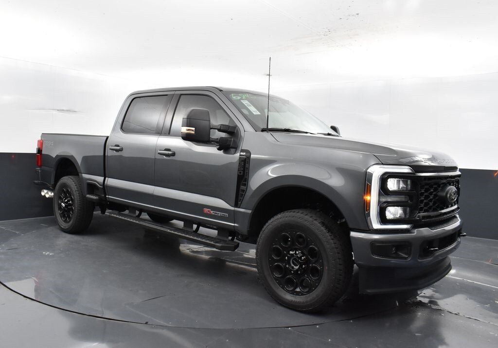 2025 Ford F-350 XLT photo 2