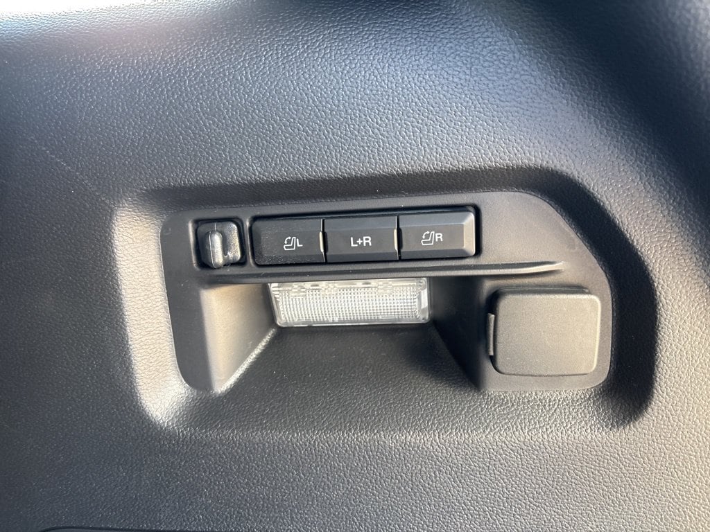 2026 Ford Explorer Platinum - Photo 10