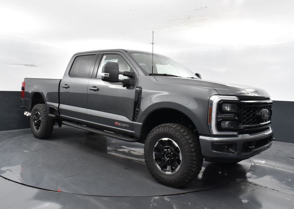 2025 Ford F-350 XLT photo 3