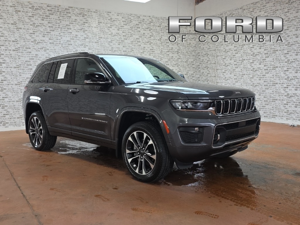 2023 Jeep Grand Cherokee Overland's photo