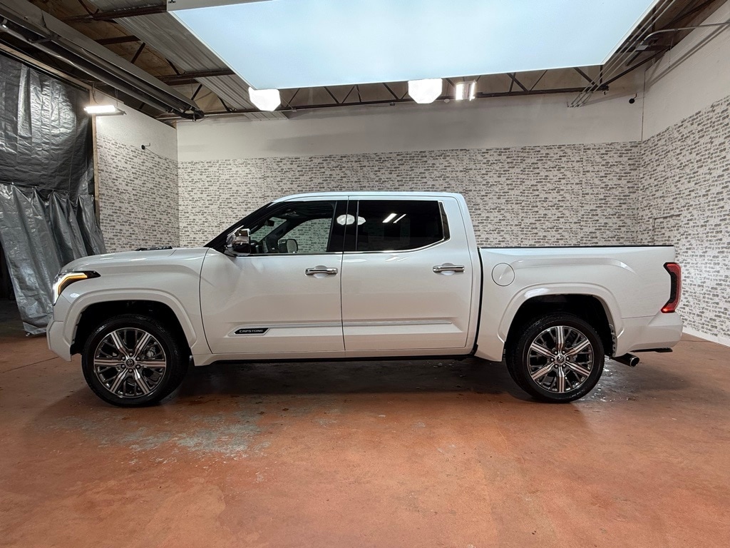 2022 Toyota Tundra CapStone photo 2