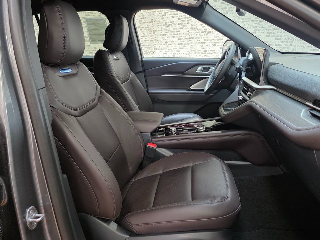 2026 Ford Explorer Platinum - Photo 12