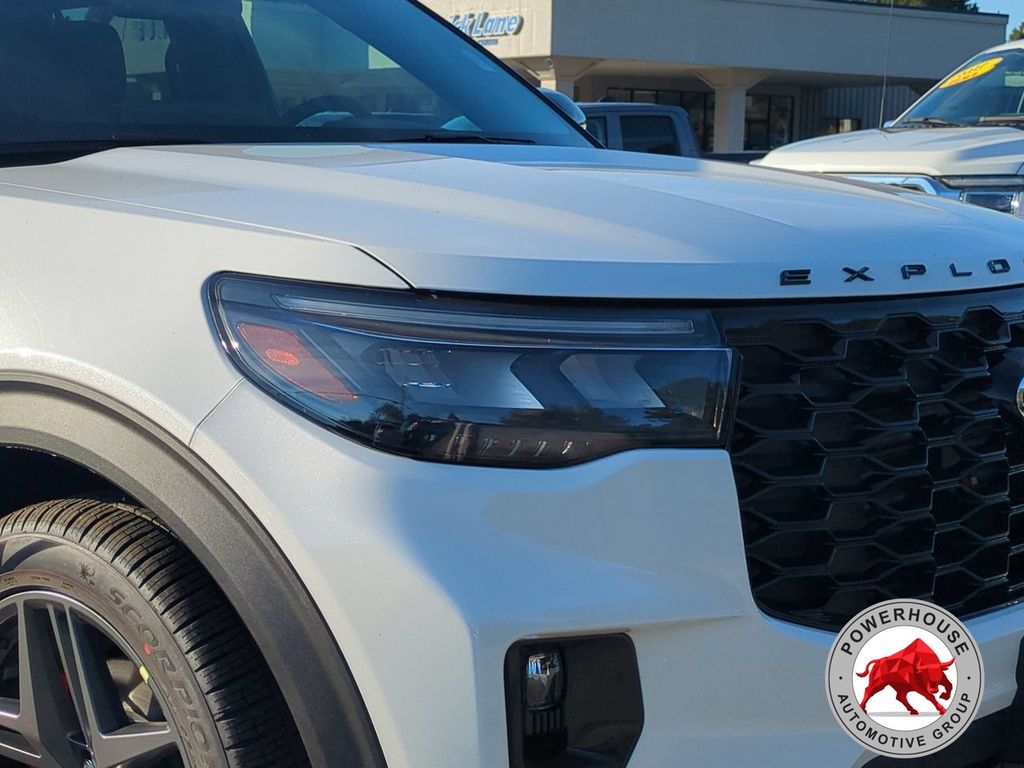 2026 Ford Explorer ST-Line - Photo 11