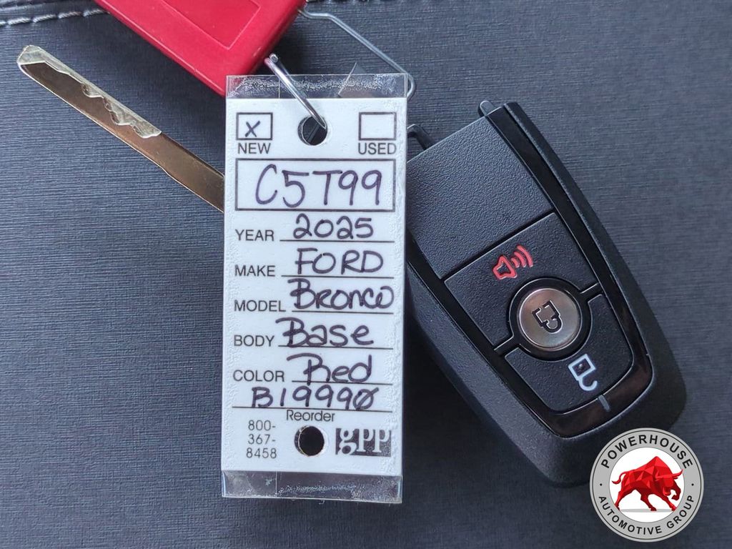 2025 Ford Bronco 4-Door Base - Photo 33