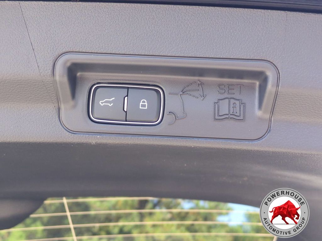 2026 Ford Explorer ST-Line - Photo 15
