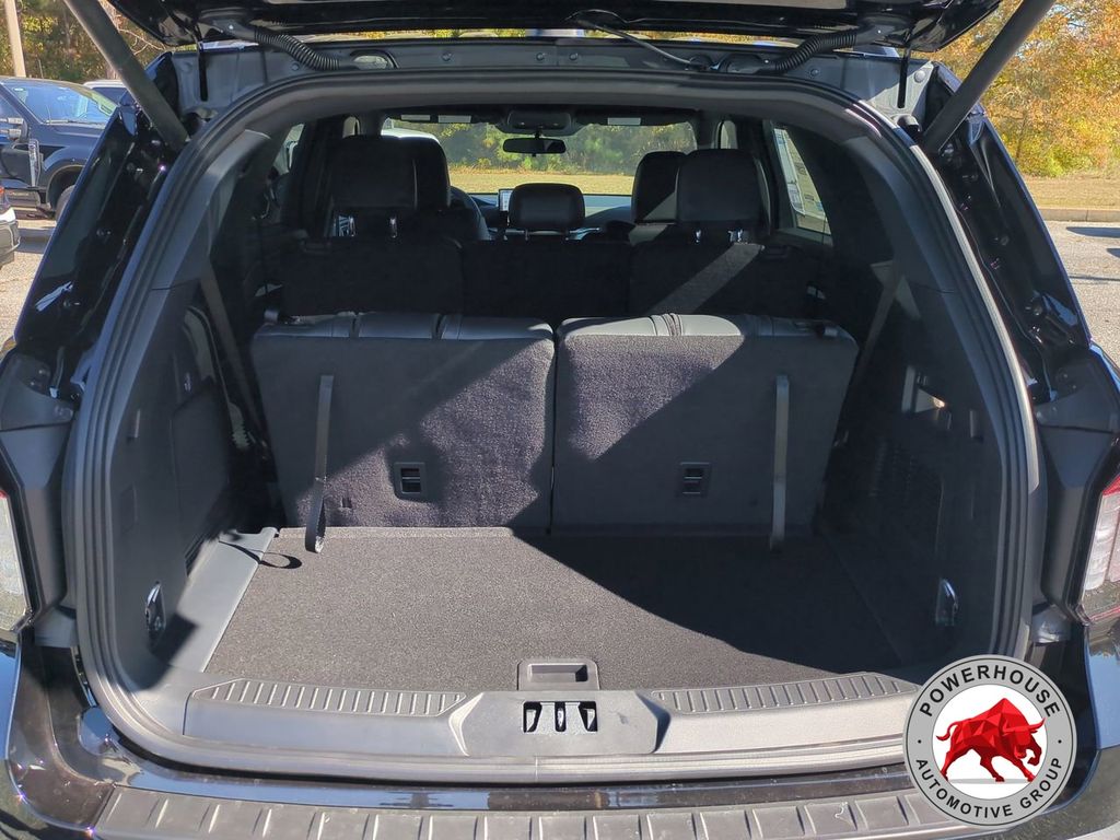 2026 Ford Explorer ST-Line - Photo 13