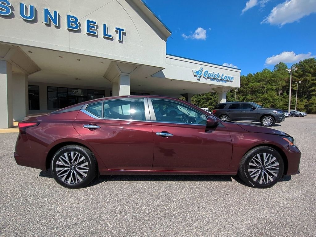 Used 2023 Nissan Altima 2.5 SV Sedan