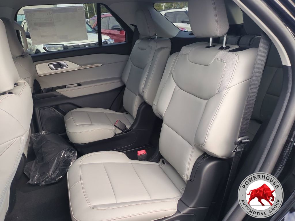 2026 Ford Explorer Active - Photo 15