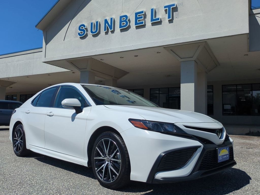 Used 2023 Toyota Camry SE Sedan