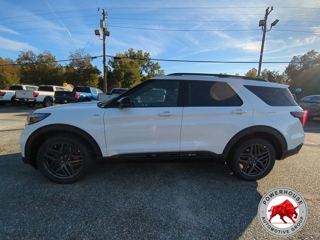 2026 Ford Explorer ST-Line - Photo 8