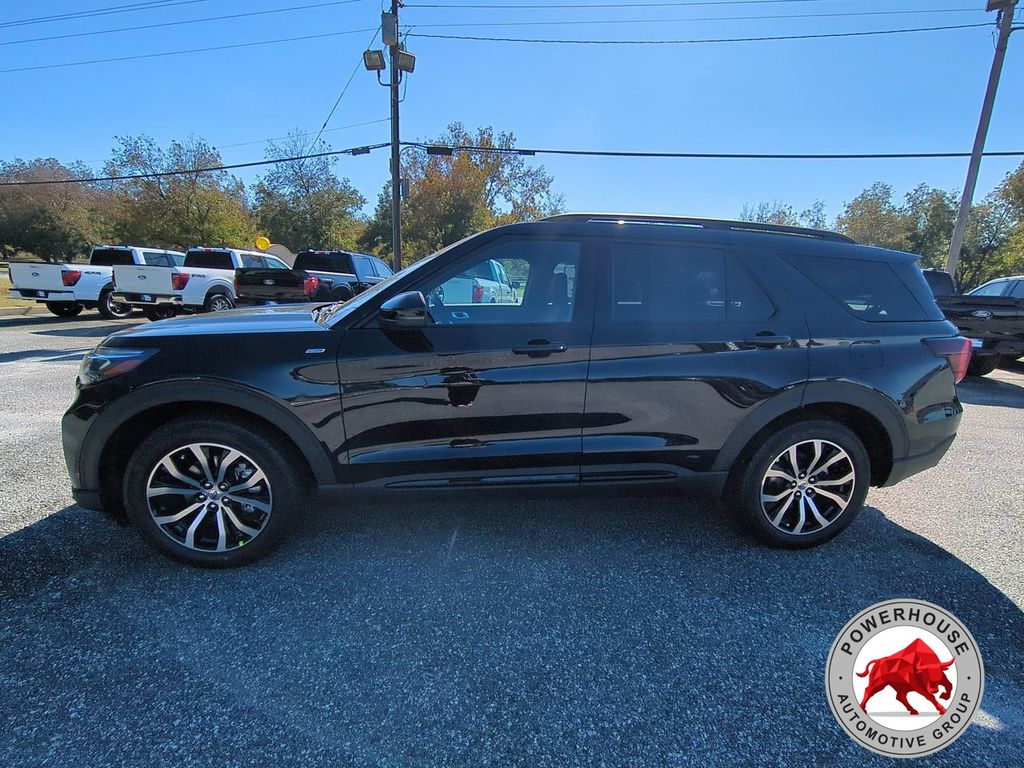 2026 Ford Explorer ST-Line - Photo 8