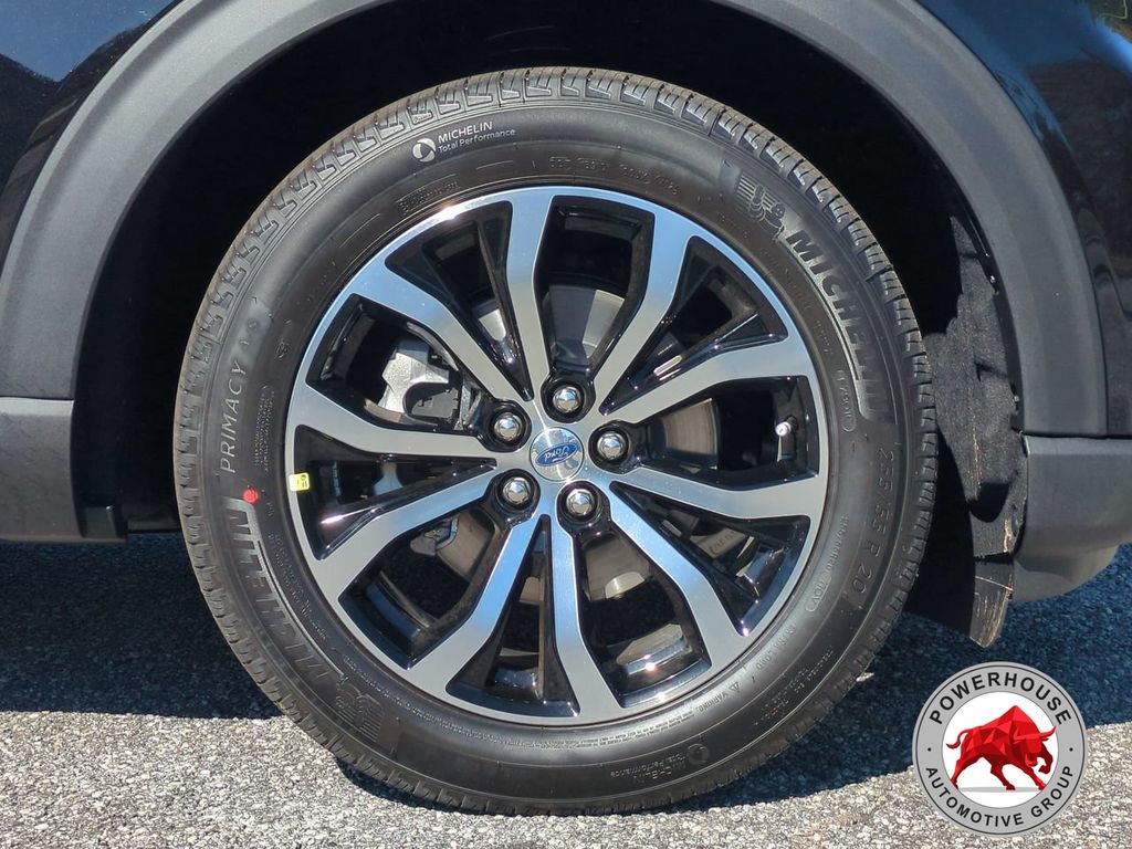 2026 Ford Explorer ST-Line - Photo 13