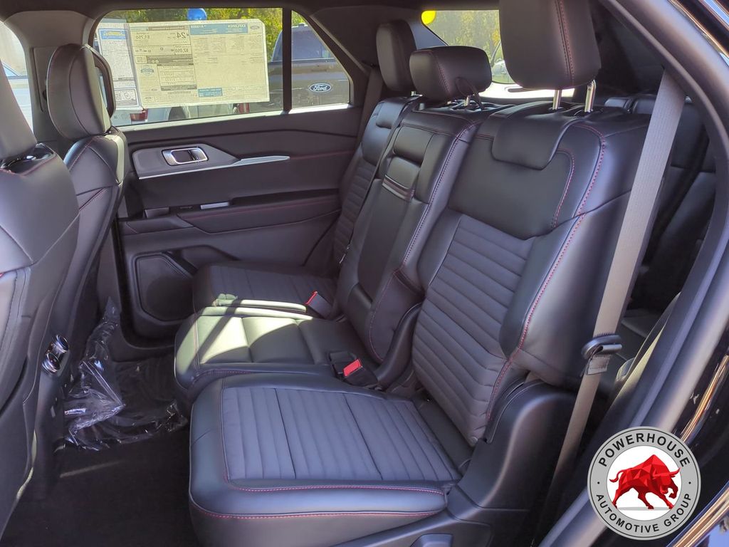 2026 Ford Explorer ST-Line - Photo 16
