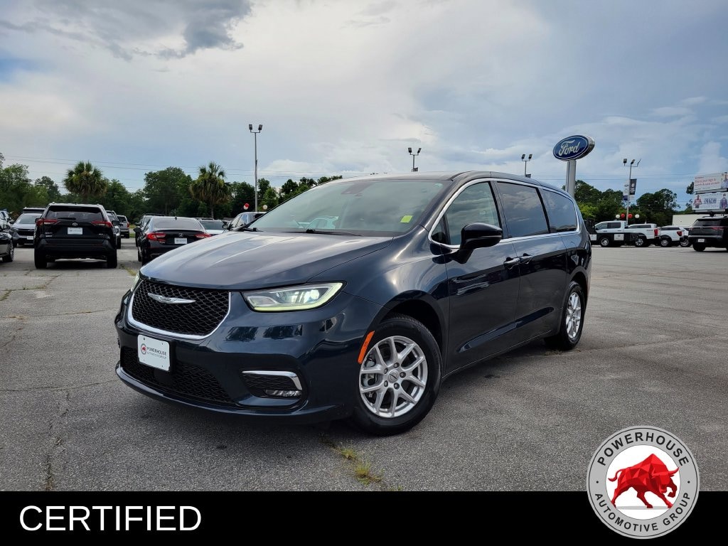 Certified 2023 Chrysler Pacifica Touring L Minivan/Van
