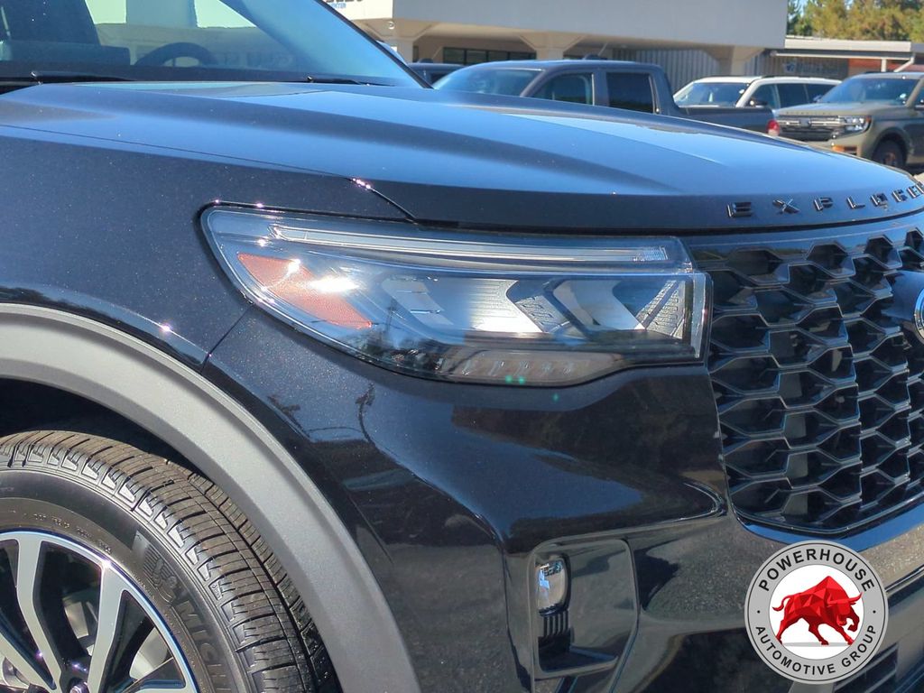 2026 Ford Explorer ST-Line - Photo 11
