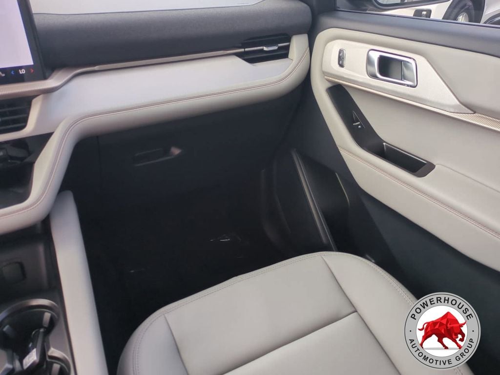 2026 Ford Explorer Active - Photo 20