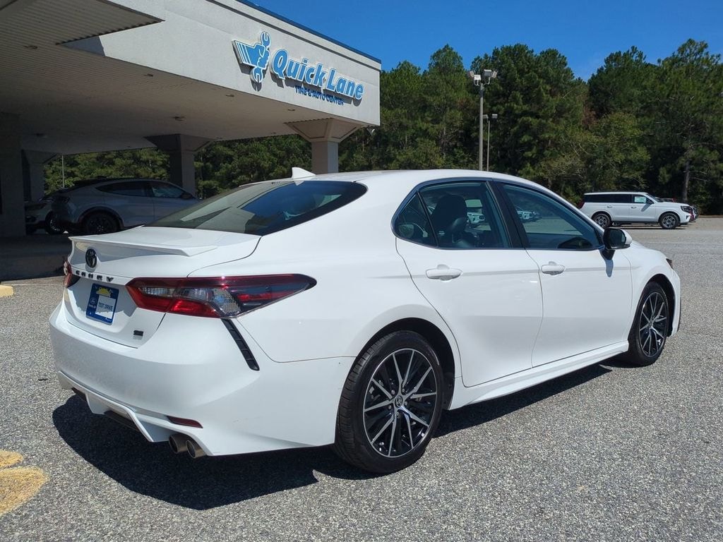 Used 2023 Toyota Camry SE Sedan