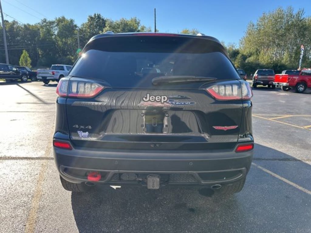 Used 2021 Jeep Cherokee Trailhawk SUV