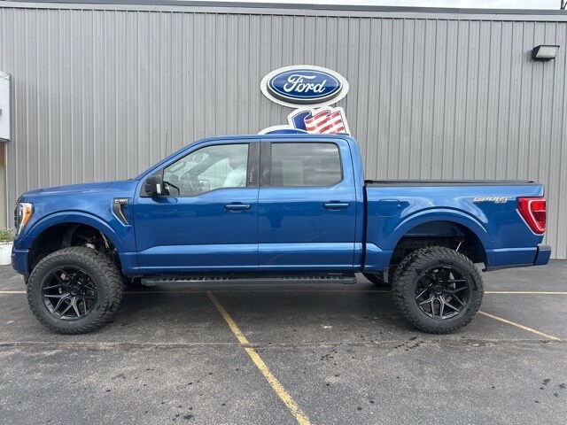 2022 Ford F-150 XLT photo 2