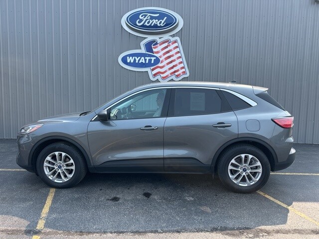 2022 Ford Escape SE photo 2